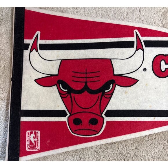 Vintage Chicago Bulls Pennant NBA Licensed Felt Red & White Basketball - Picture 2 of 8
